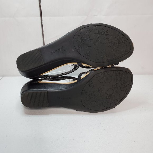 *SOLD* Sole (Sense)Ability Comfort Wedge Gladiator Sandal - Picture 6 of 8